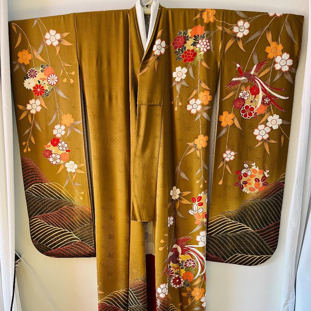 Vintage Kimono - Rinzu Silk, Embroidery Mustard Ochre Gold Floral Metallic